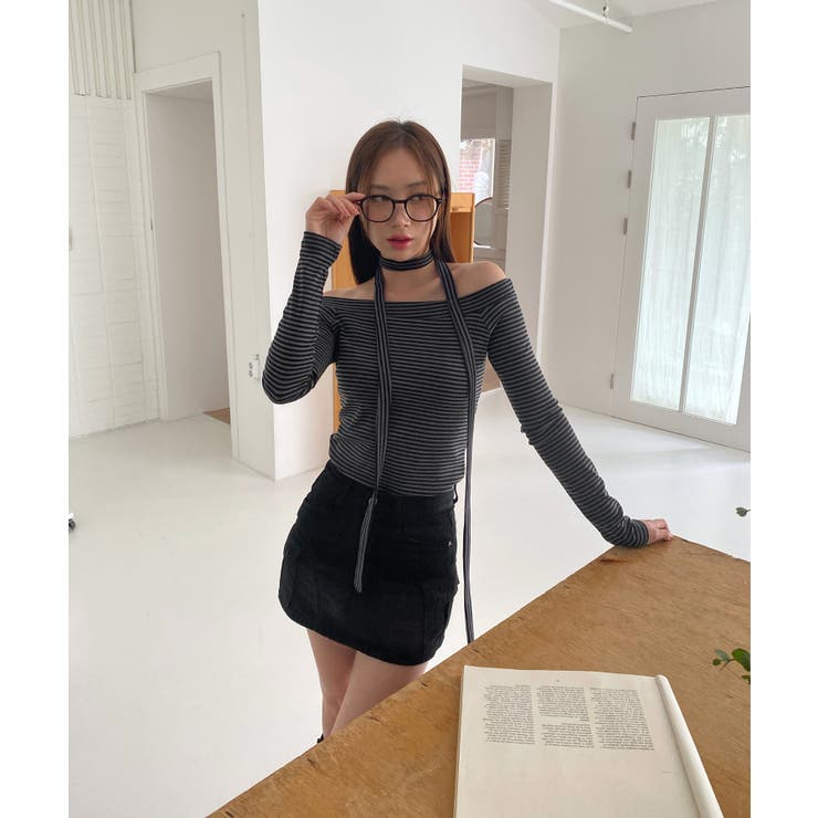 バーガンディ オフショルダー トップスとマフラー！ バーガンディ オフショルダー トップスとマフラー！ オフショルダー