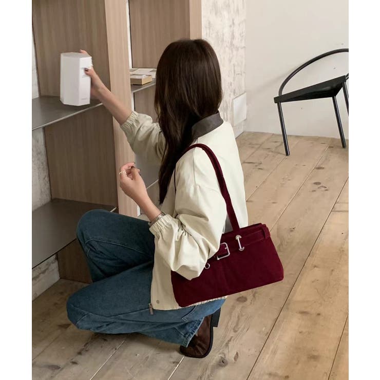 【着用動画あり 2色展開】バックルスウェードショルダーバッグ 2025 | by muni:r | 詳細画像3 