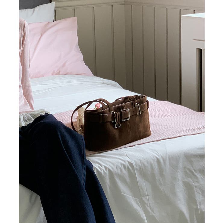 【着用動画あり 2色展開】バックルスウェードショルダーバッグ 2025 | by muni:r | 詳細画像6 