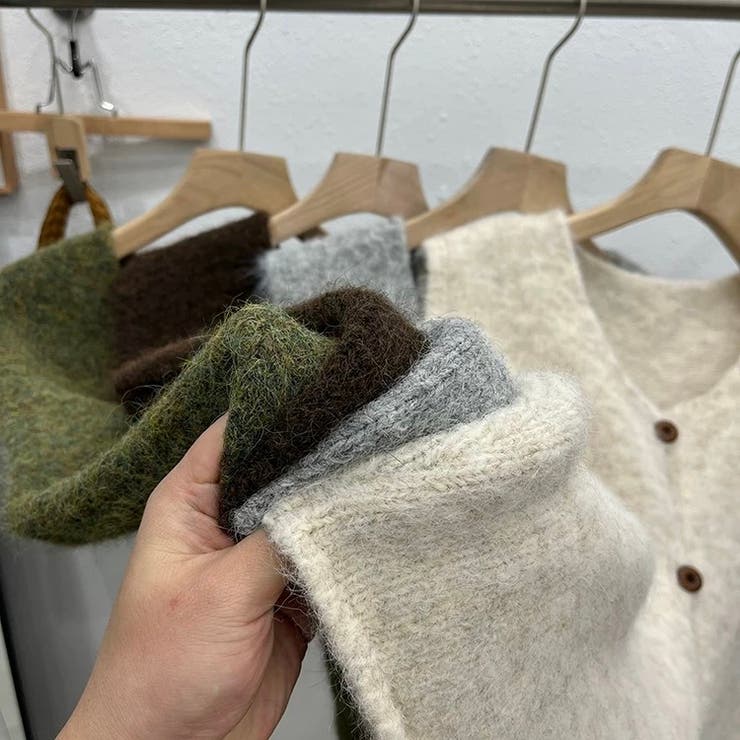 ふんわりシャギー ニットベスト トップスニット | Carpe diem | 詳細画像12 