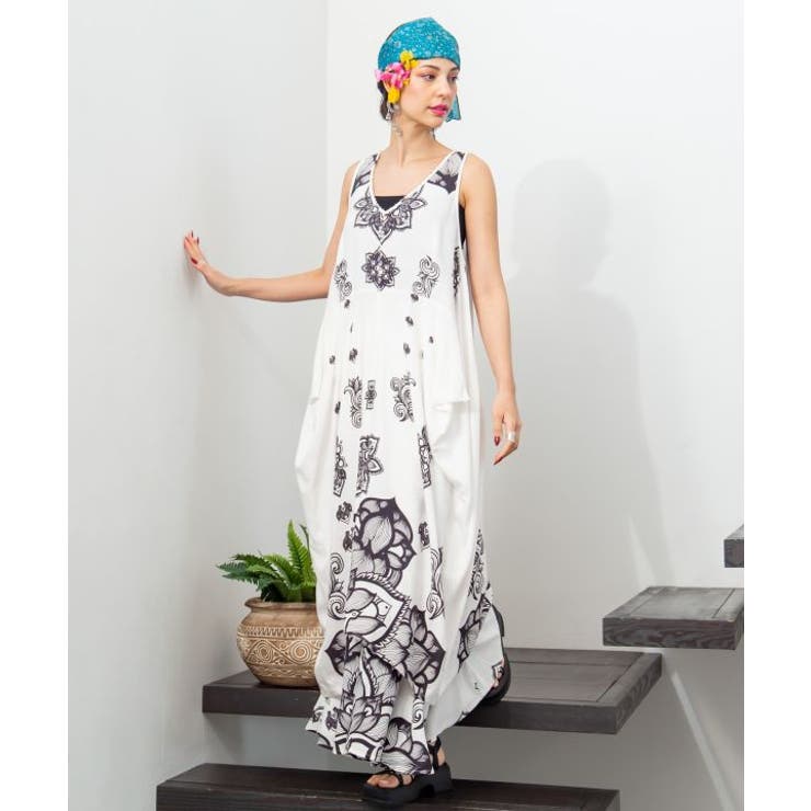 ホワイト | 【チャイハネ】アーティット変形ノースリーブワンピース【Amina×VORRUK】 | アミナコレクション 