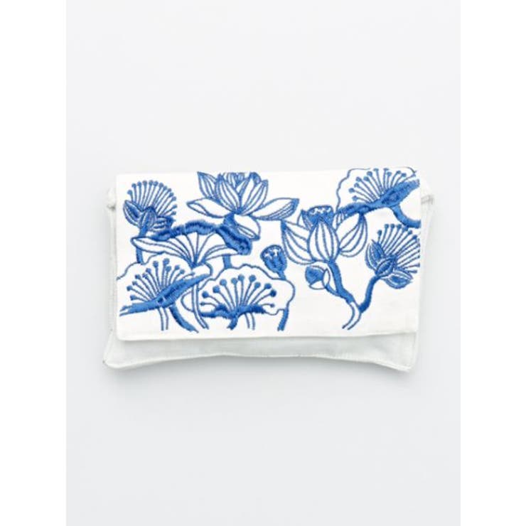 ホワイト×ブルー | 【カヤ】花刺繍ミニクラッチバッグ 平ポーチ | アミナコレクション