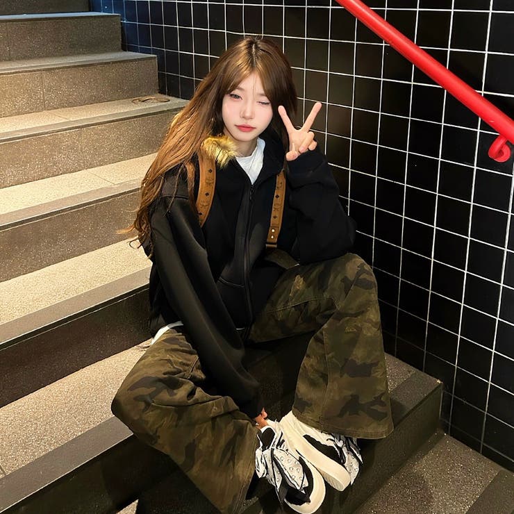 選べる素材(裏起毛 通常)ファーフードジップアップパーカー ロングシーズン | Alvia | 詳細画像5 