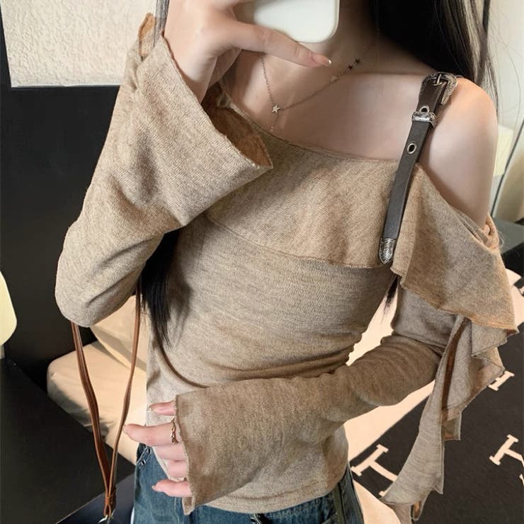 ベージュ | オフショルダー フリル袖トップス | Alvia