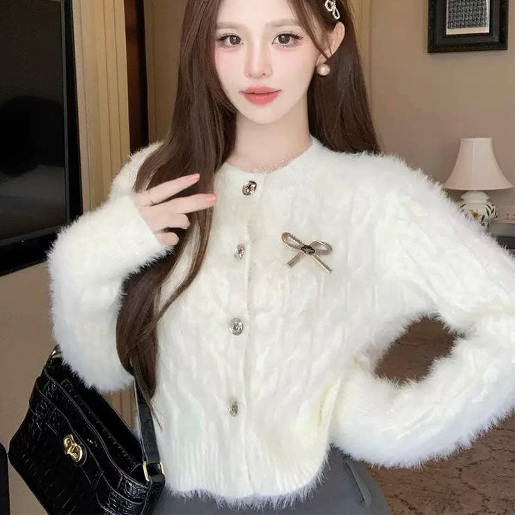 リボンブローチ付き シャギーショートニットカーディガン | Alvia | 詳細画像1 