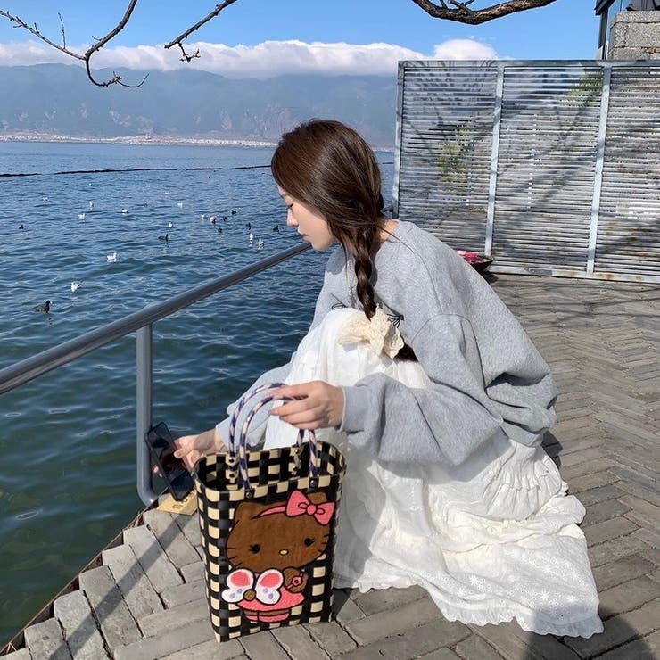 リボント刺繍ゆったりトレーナー | Alvia | 詳細画像15 