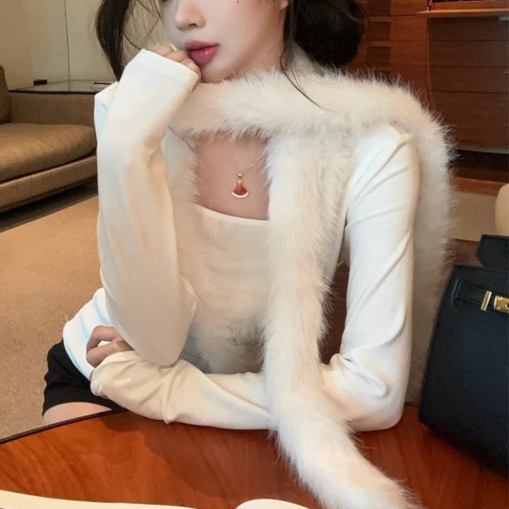 ファー付きトップス[品番：CROW0001279]｜Alvia（アルビア）の