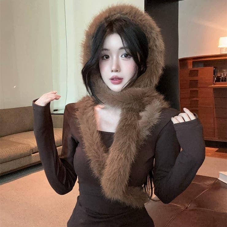 ファー付きトップス[品番：CROW0001279]｜Alvia（アルビア）の