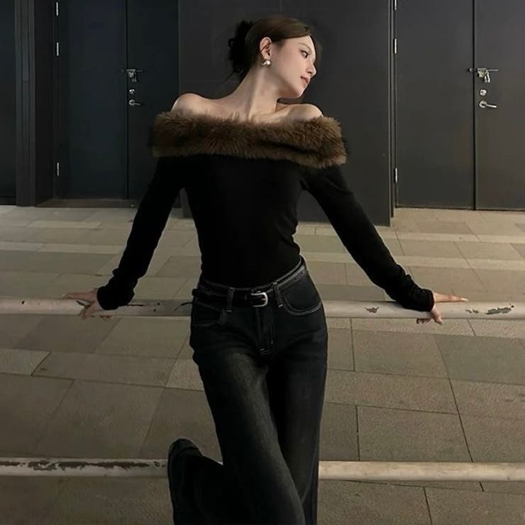 ファー付きオフショルダートップス セクシー 春 | Alvia | 詳細画像14 