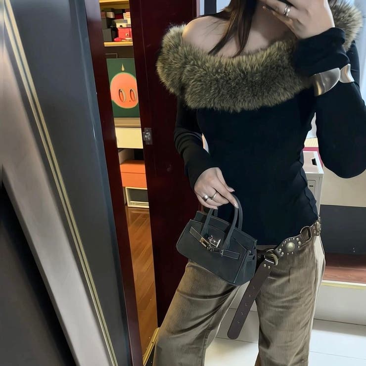 ファー付きオフショルダートップス セクシー 春 | Alvia | 詳細画像7 