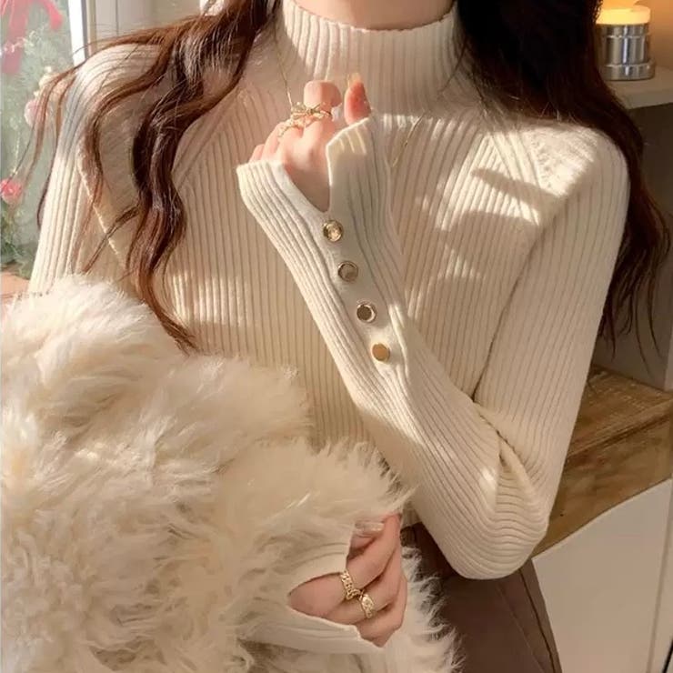 アイボリー | ハイネック袖ボタンニットトップス | Alvia