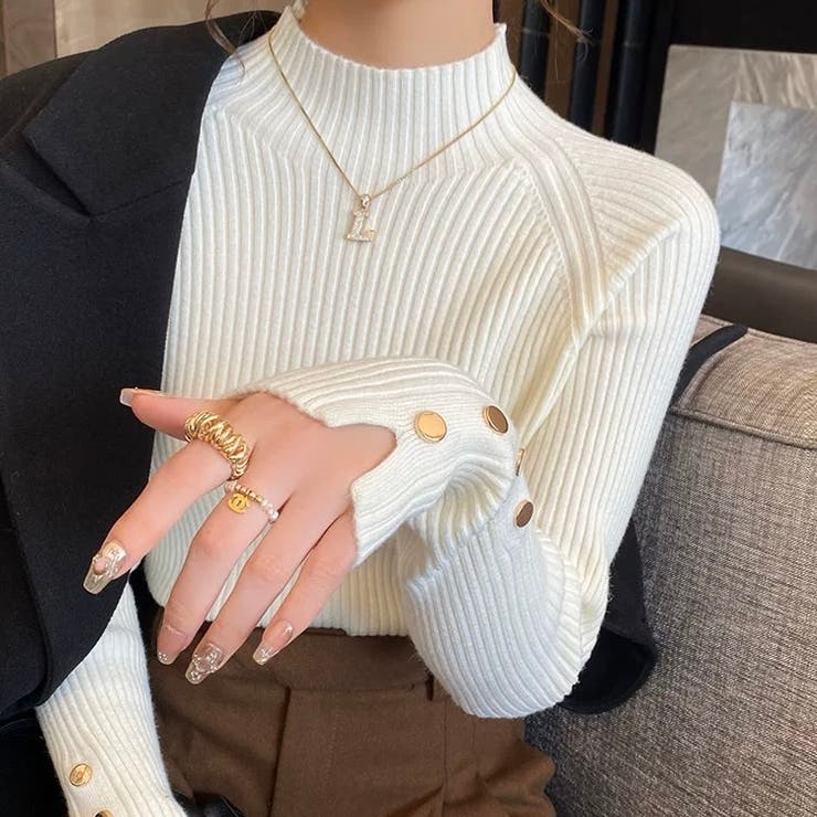 ホワイト | ハイネック袖ボタンニットトップス | Alvia