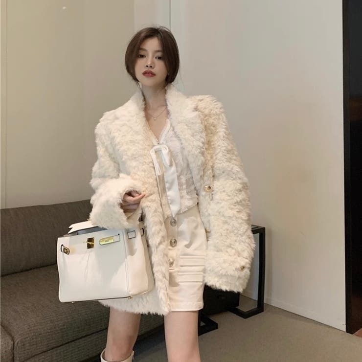 ホワイト | 触れたくなるふわふわ感♡エコファーテーラードジャケット/コート | Alvia