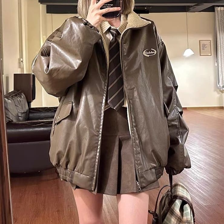 リバーシブルフェイクレザー×ボアアジャケット ブルゾン オーバーサイズ | Alvia | 詳細画像17 