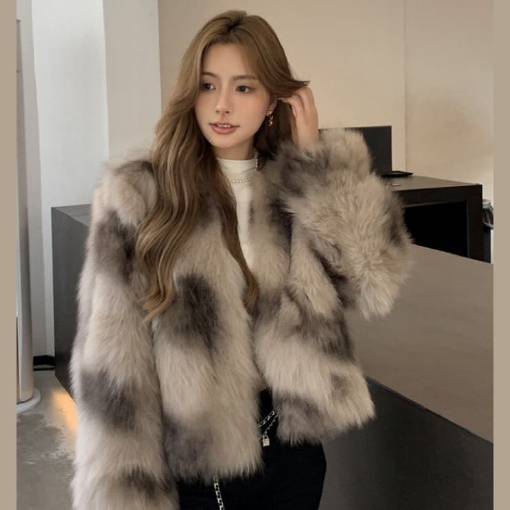 フェイクファーショートジャケット[品番：CROW0001290]｜Alvia