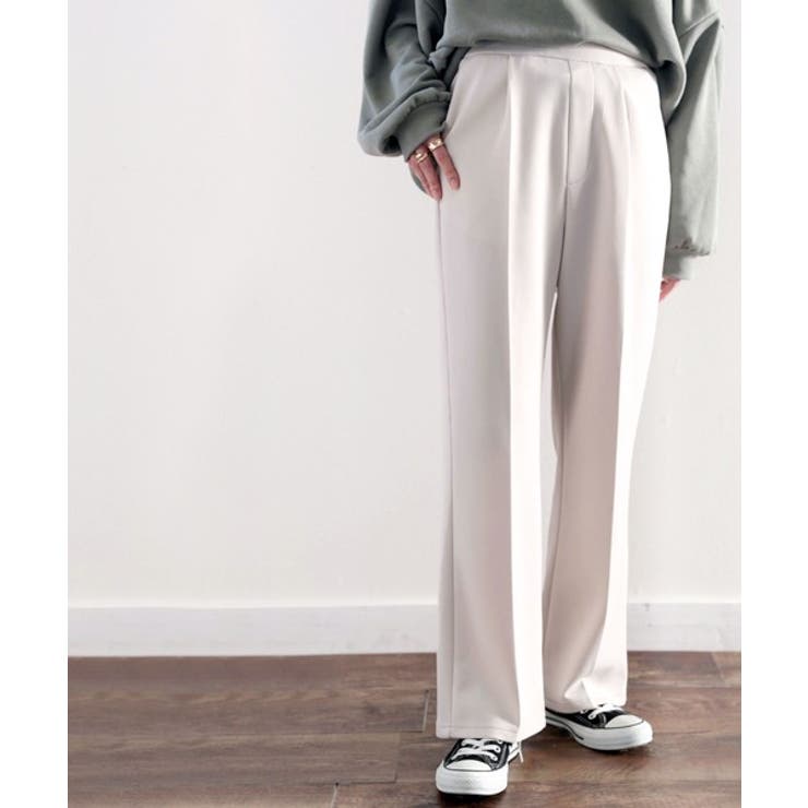 エクリュ | センタープレスが今っぽい。マニッシュなカットフレアパンツ。 | Classical Elf 