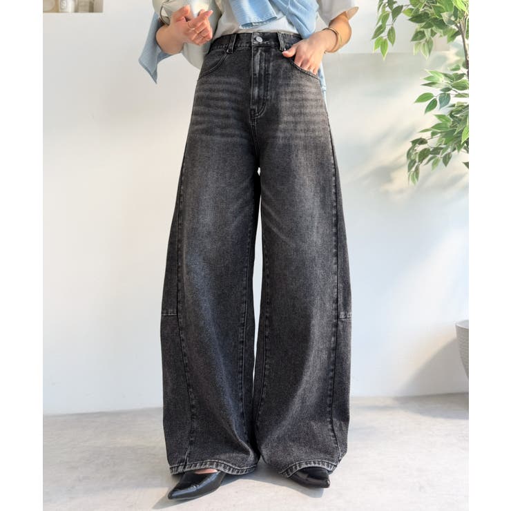 自然なカーブで美脚見え。抜け感たっぷりカーブラインデニムパンツ（ワイド） | Classical Elf  | 詳細画像10 