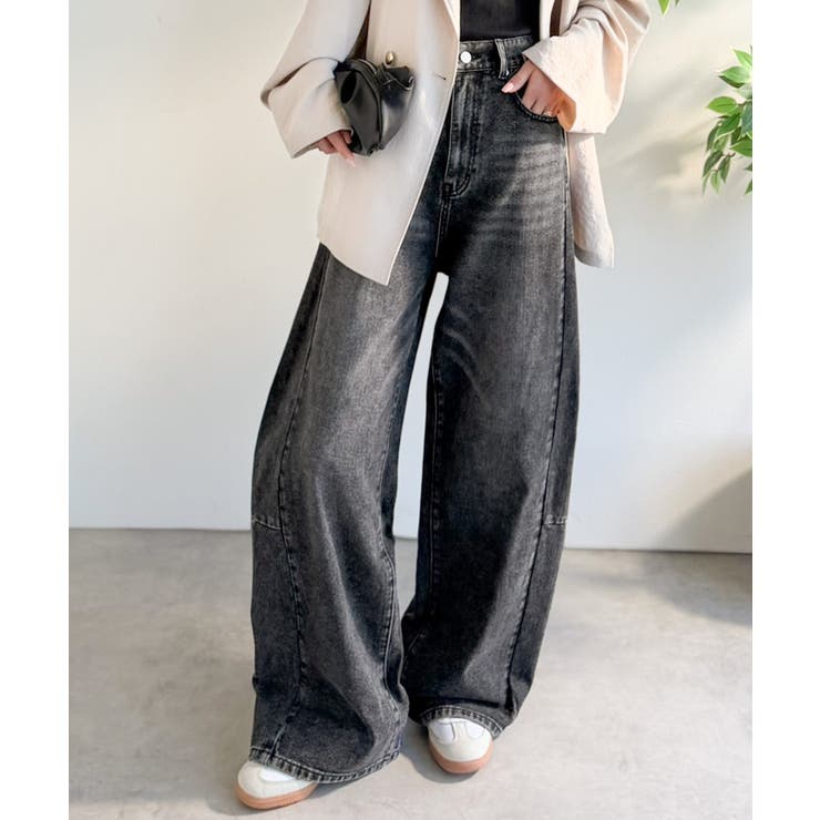 自然なカーブで美脚見え。抜け感たっぷりカーブラインデニムパンツ（ワイド） | Classical Elf  | 詳細画像16 