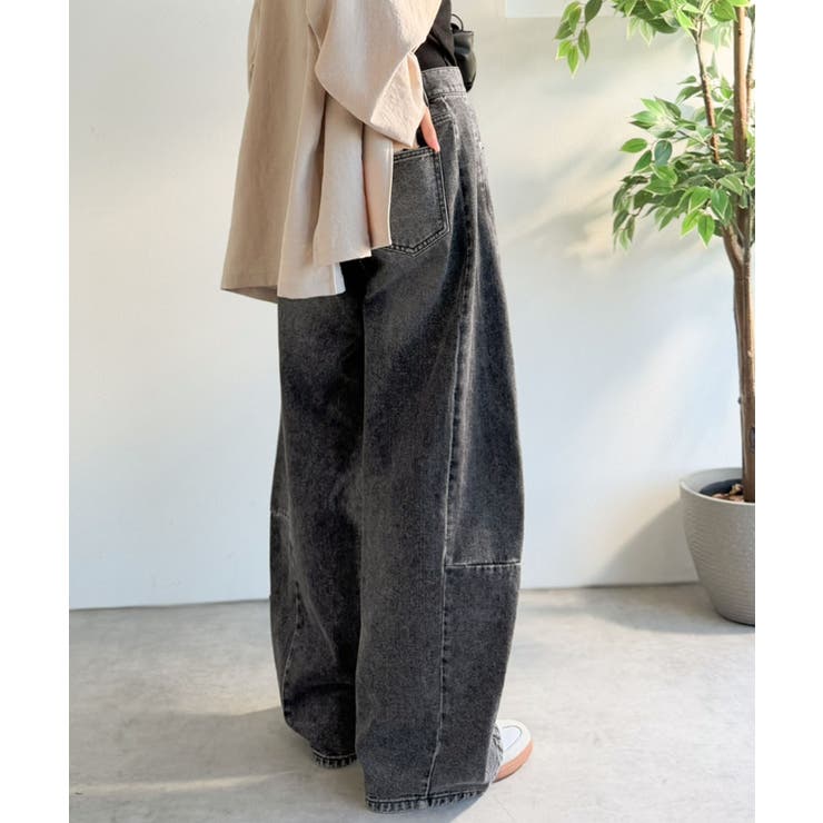 自然なカーブで美脚見え。抜け感たっぷりカーブラインデニムパンツ（ワイド） | Classical Elf  | 詳細画像17 