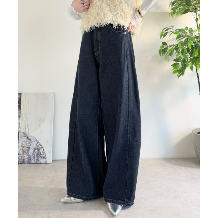 自然なカーブで美脚見え。抜け感たっぷりカーブラインデニムパンツ（ワイド） | Classical Elf  | 詳細画像19 