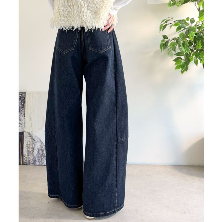 自然なカーブで美脚見え。抜け感たっぷりカーブラインデニムパンツ（ワイド） | Classical Elf  | 詳細画像20 