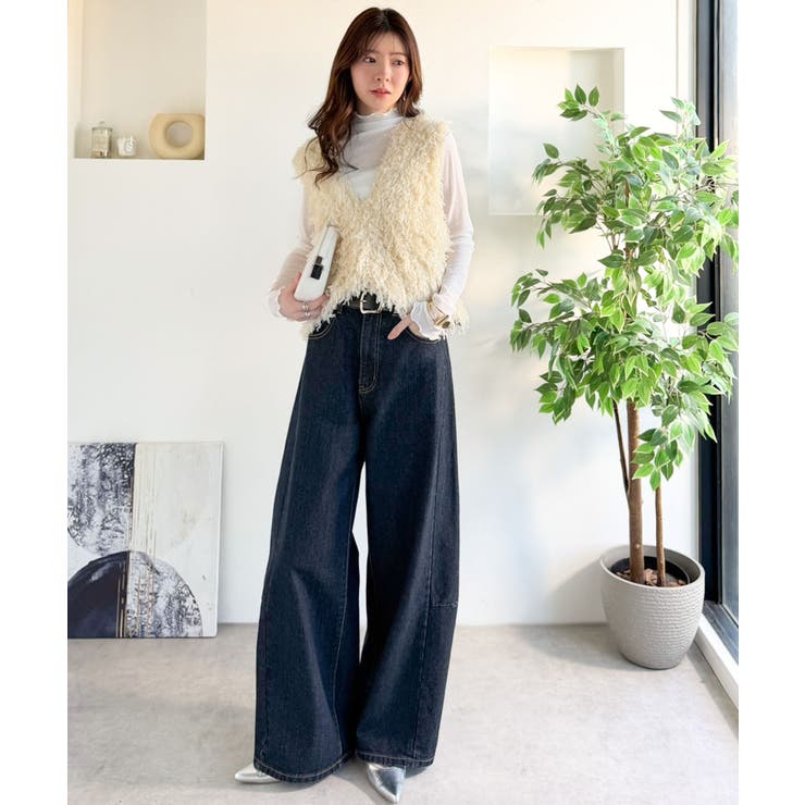 自然なカーブで美脚見え。抜け感たっぷりカーブラインデニムパンツ（ワイド） | Classical Elf  | 詳細画像21 