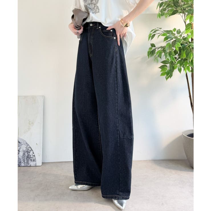 自然なカーブで美脚見え。抜け感たっぷりカーブラインデニムパンツ（ワイド） | Classical Elf  | 詳細画像22 