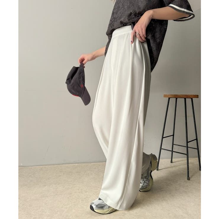 チャコール | すっきりシルエット。防シワ効果素材2タックハイウエストワイドパンツ | Classical Elf 