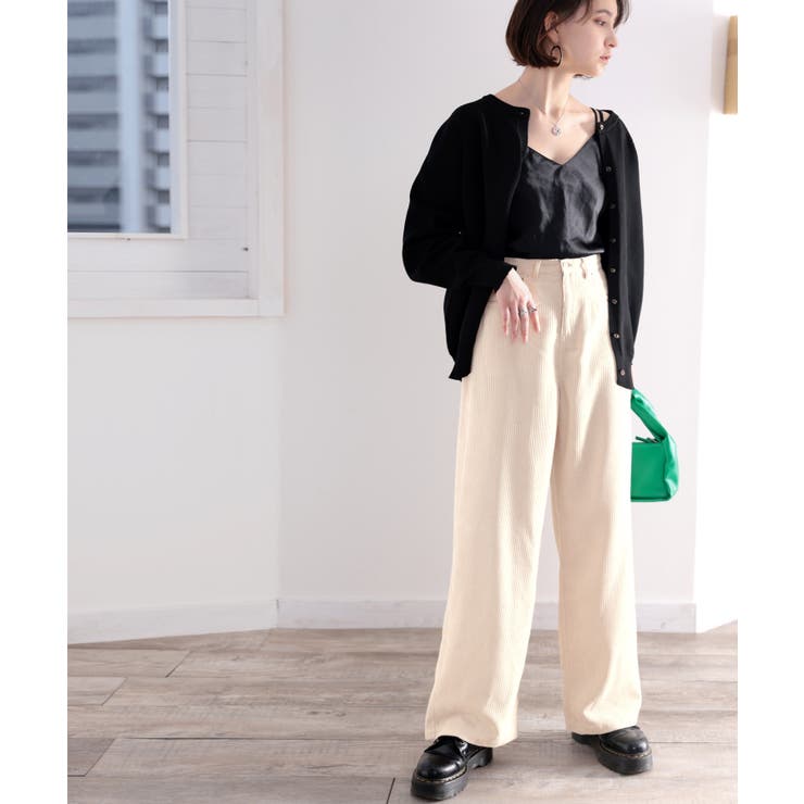 ワイドなのに美シルエット。セットアップも楽しめるコーデュロイ