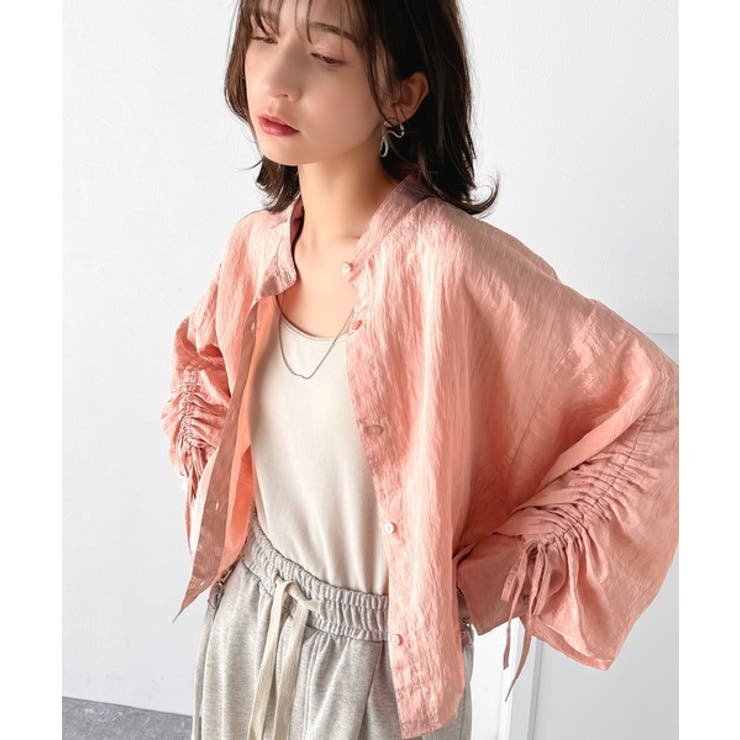 ピンク | 上品な抜け感と自由なアレンジ叶う。2wayカラー袖シャーリングシアー素材シャツブ… | Classical Elf 