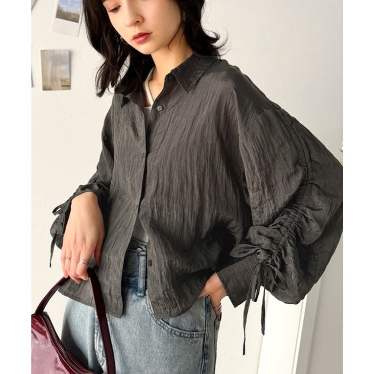 上品な抜け感と自由なアレンジ叶う。2wayカラー袖シャーリングシアー素材シャツブ… | Classical Elf  | 詳細画像2 