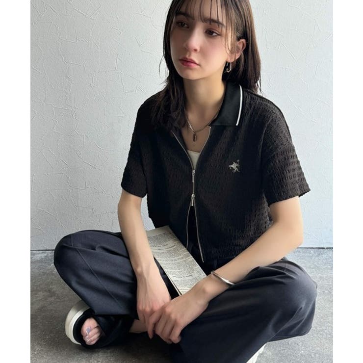 品の良さを感じる、大人カジュアル。ポロ襟ダブルファスナー