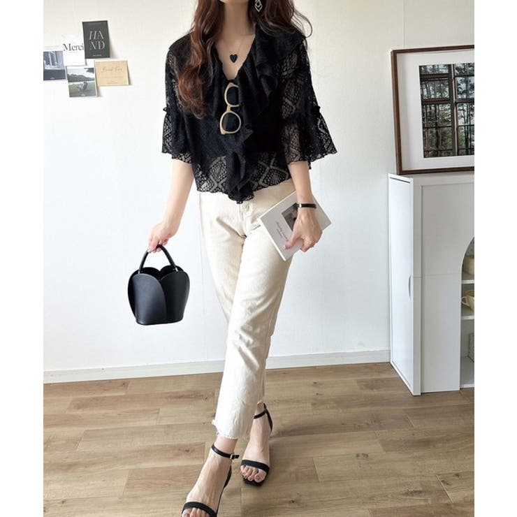 レースの余韻に浸る。ラッフルフリルデザイン総レースブラウス | Classical Elf  | 詳細画像16 