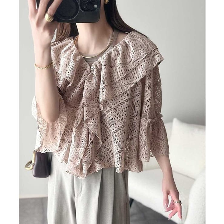 レースの余韻に浸る。ラッフルフリルデザイン総レースブラウス | Classical Elf  | 詳細画像19 