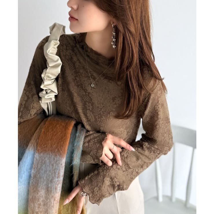 透け感で魅せる、秋の上品レイヤード。プチハイネック花柄レースメロウトップス | Classical Elf  | 詳細画像15 