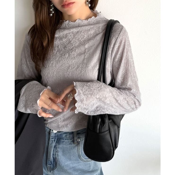 グレージュ | 透け感で魅せる、秋の上品レイヤード。プチハイネック花柄レースメロウトップス | Classical Elf 