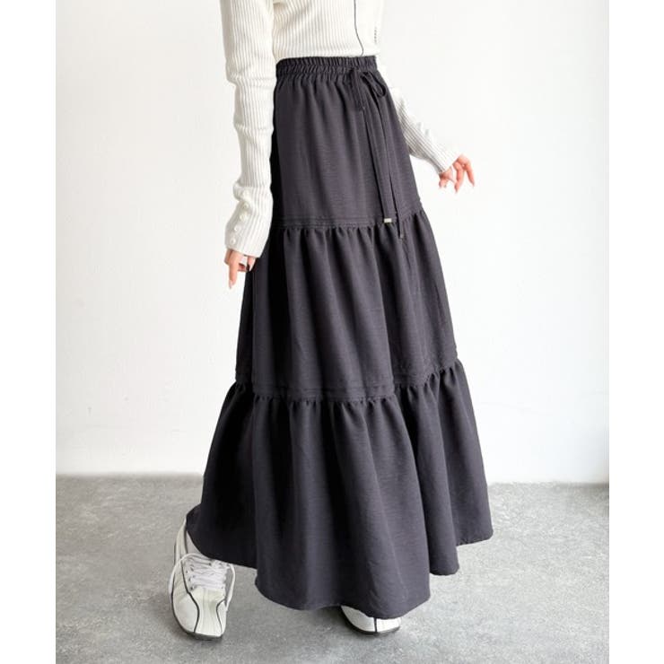 ラクして華やぐ主役級。ガーデンコア3段ティアードスカート