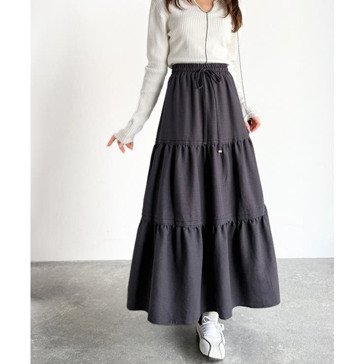 ラクして華やぐ主役級。ガーデンコア3段ティアードスカート（ロング丈