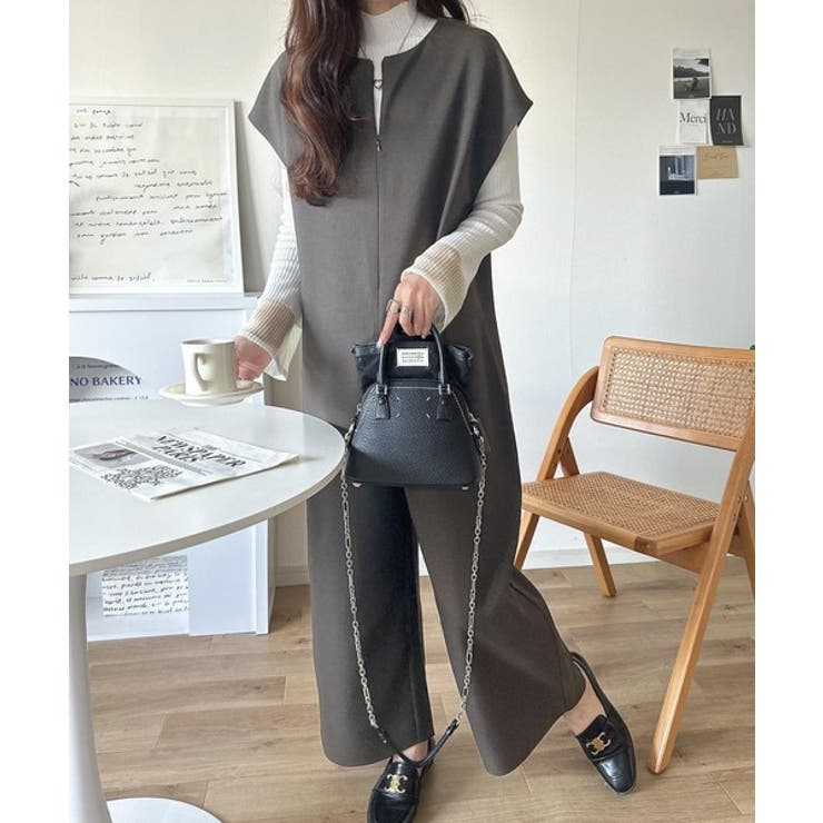 チャコール | シンプルだけど、襟元に大人の抜け感。ハーフジップオールインワン | Classical Elf 