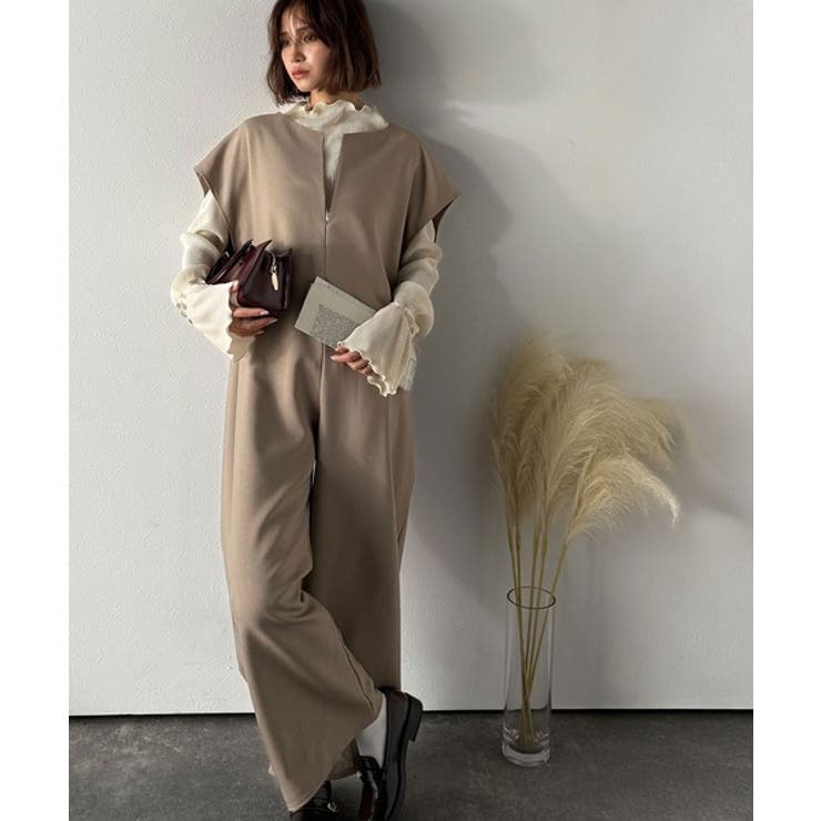 シンプルだけど、襟元に大人の抜け感。ハーフジップオールインワン | Classical Elf  | 詳細画像24 