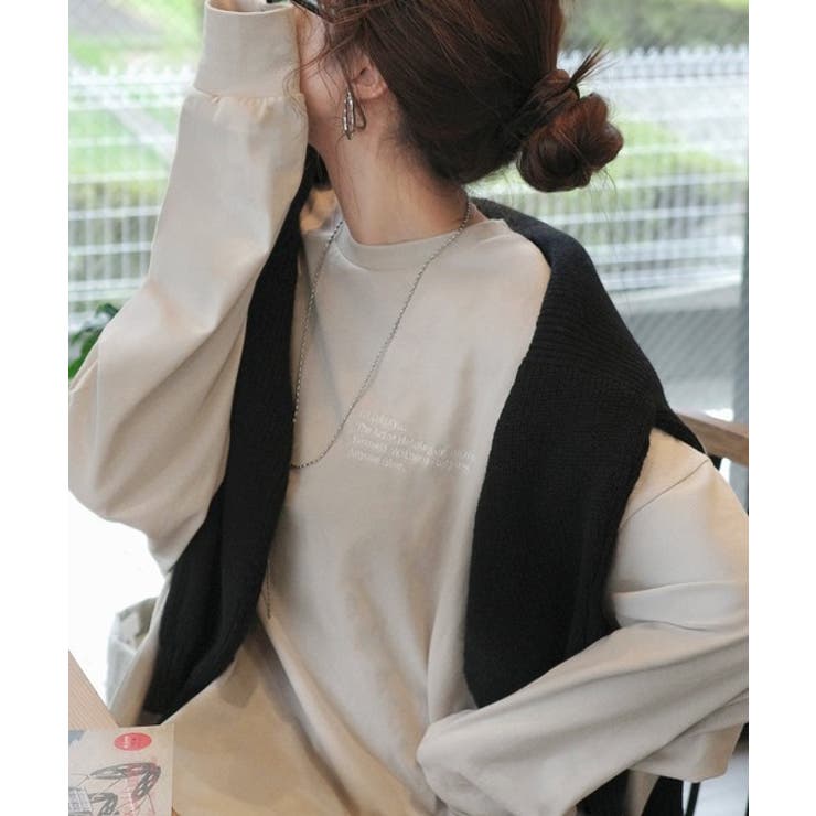 グレージュ | ベーシックに今っぽバランスの“余裕”をプラス。綿100％胸刺繍入りロンT | Classical Elf 