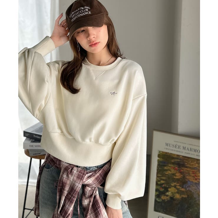 カジュアルなのにちゃんと女っぽ♪胸元刺繍が映える。クロップド丈裏毛スウェット | Classical Elf  | 詳細画像6 