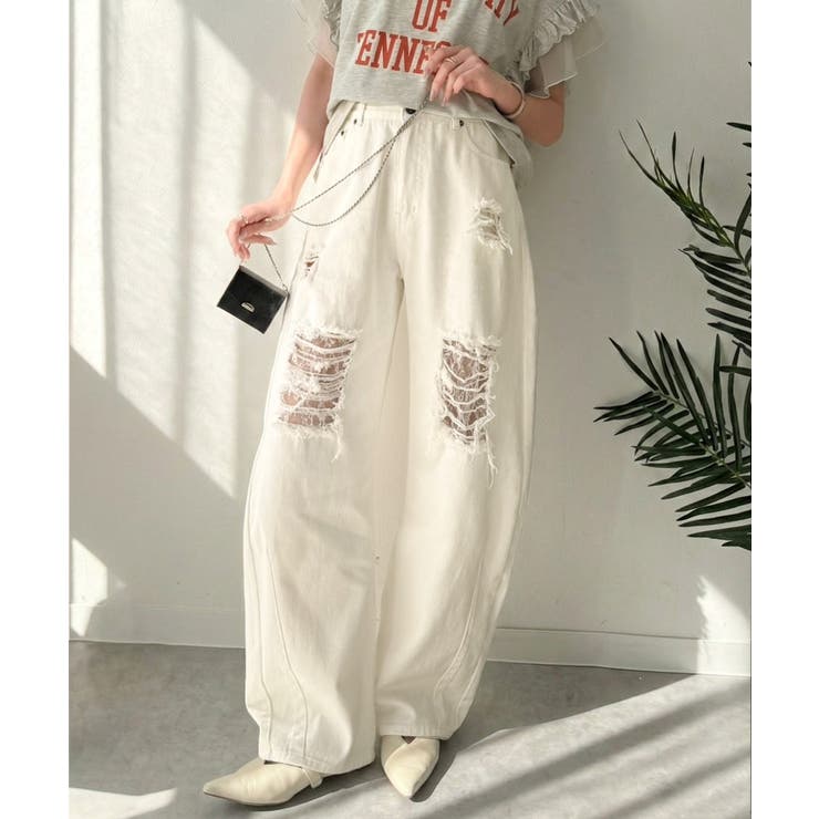 ホワイト | レースにキュン！ラフに攻めて。綿100％ レース付きダメージデニムカーブパンツ | Classical Elf 