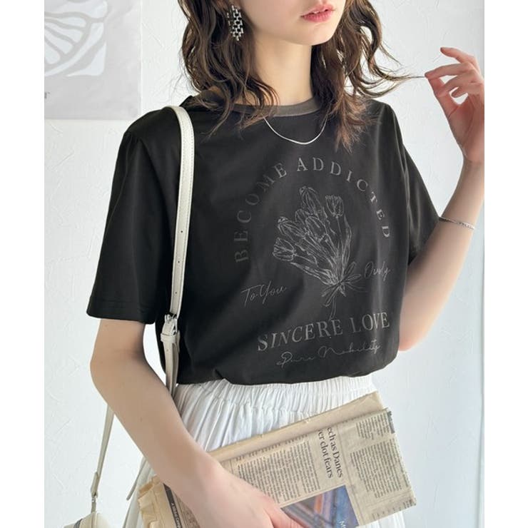 ブラック×チャコール | トレンドのディテールが魅力。シルケットフラワーカーブロゴリンガー半袖Tシャツ | Classical Elf 