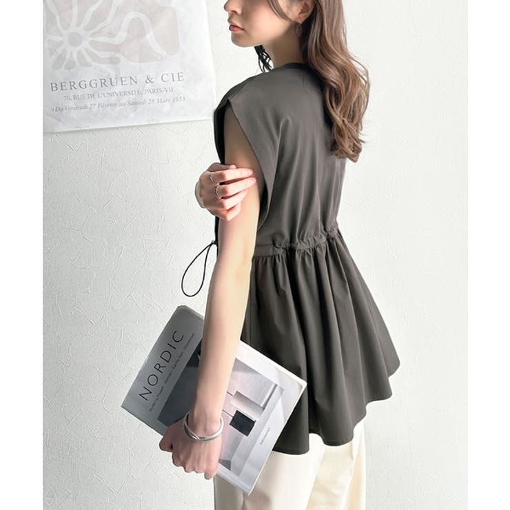 1枚でサマになるキレイめカジュアル。無地異素材ドッキングペプラムショートフレンチ… | Classical Elf  | 詳細画像24 