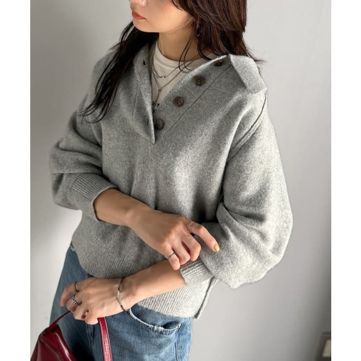 ふんわり＆もっちりな肌ざわり。襟付きラグランスリーブニットプル