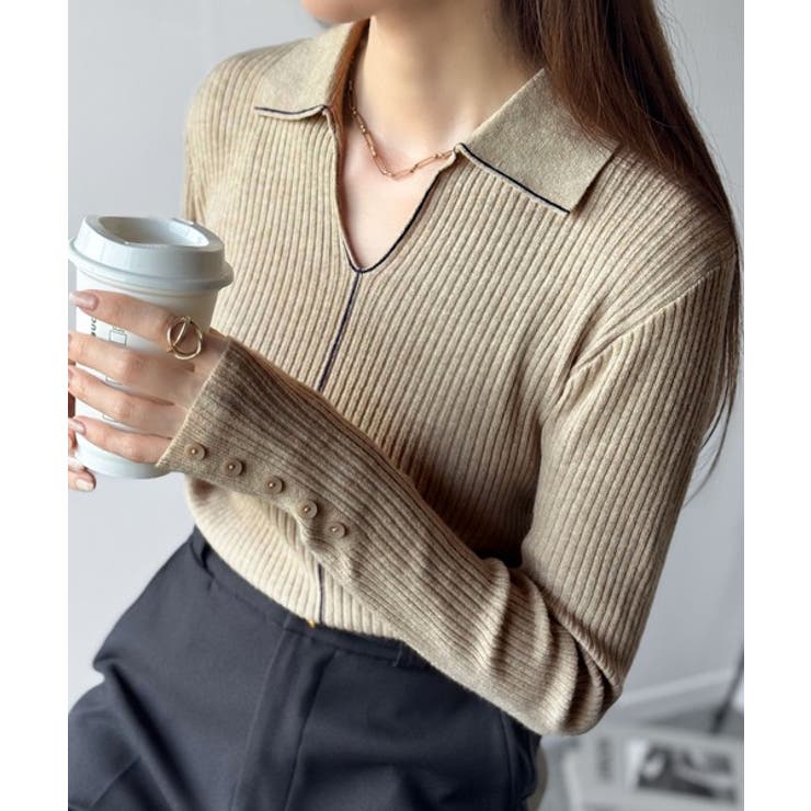 モカ | 首元の抜けで細見え。インナーにも使える万能トップス♪配色ラインデザイン衿付きリブ… | Classical Elf 