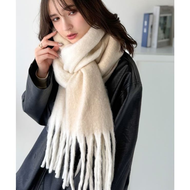 アイボリー | 顔まわりに華やぎをプラス♪ バイカラー起毛マフラー | Classical Elf