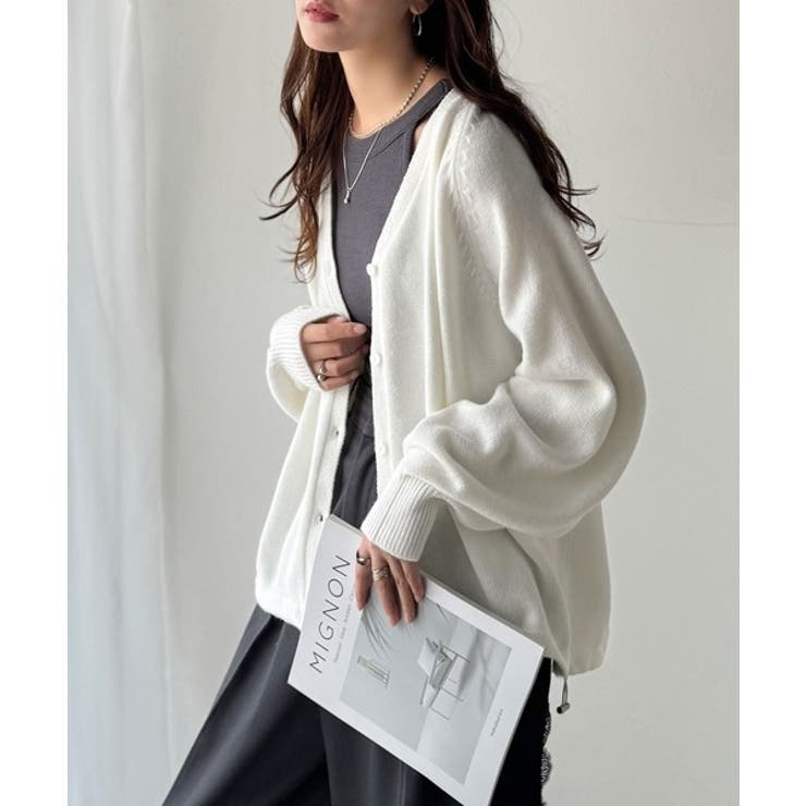 オフホワイト | シルエット自在でお洒落も叶う。裾ドロストVネックニットカーディガン（長袖） | Classical Elf 