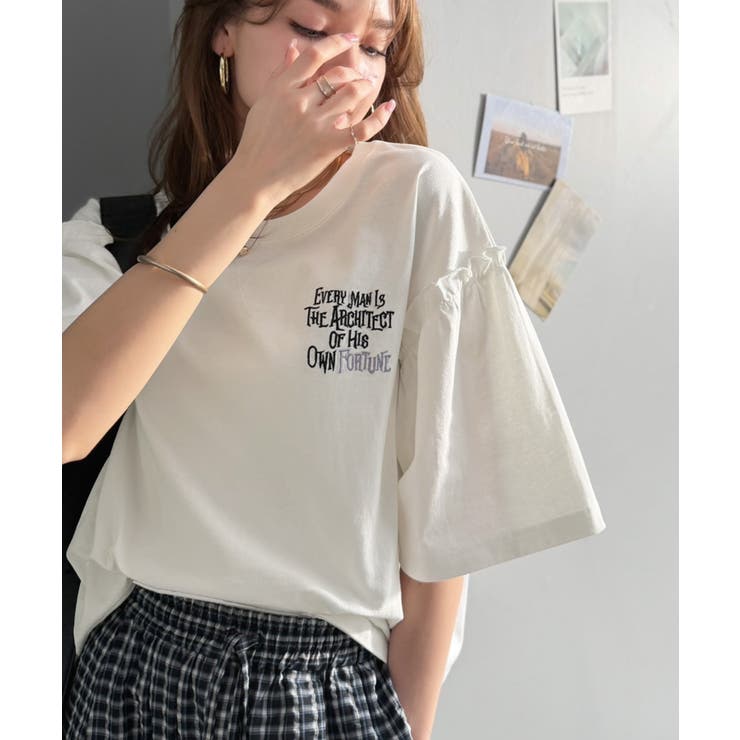 ほどよい甘さと抜け感を。大人かわいい綿100%袖フリル胸刺繍トップス(半袖) | Classical Elf  | 詳細画像1 